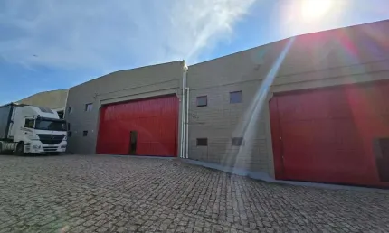 Galpão / Depósito / Armazém para alugar em Iporanga de 1000.00m²