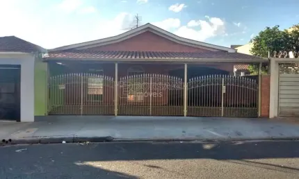 Casa para alugar em Vila Cidade Industrial (vila Xavier) de 277.00m² com 3 Quartos, 1 Suite e 3 Garagens