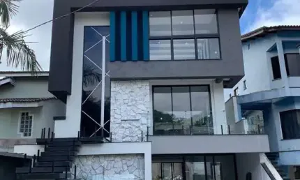 Casa para venda em Cidade Parquelandia de 280.00m² com 4 Quartos, 4 Suites e 4 Garagens