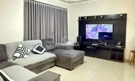 Casa para alugar em Jardim Claret de 266.00m² com 4 Quartos e 4 Garagens