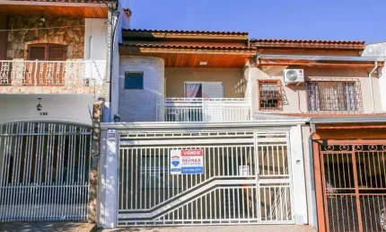 Sobrado para venda em Jardim Leocádia de 150.12m² com 3 Quartos e 1 Suite