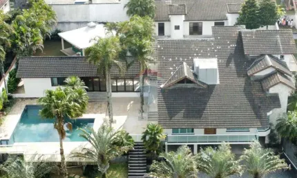 Casa para alugar em Arujázinho I, Ii E Iii de 779.00m² com 4 Quartos, 3 Suites e 13 Garagens