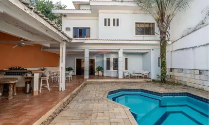 Casa para venda em Jardim Carioca de 415.00m² com 4 Quartos, 2 Suites e 2 Garagens