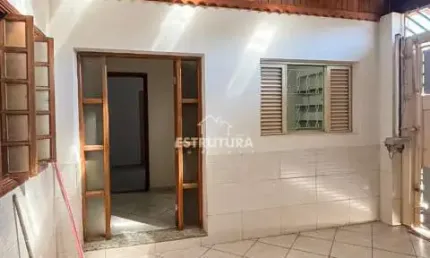 Casa para alugar em Vila Aparecida de 120.00m² com 2 Quartos e 1 Garagem