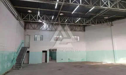 Galpão / Depósito / Armazém para alugar em Jardim Zaira de 476.00m²