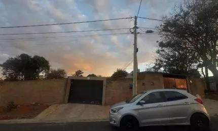 Casa para venda em parque dos pomares de 148.00m² com 3 quartos e 6 garagens