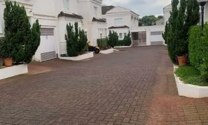 Casa para venda em Jardim Nova Yorque de 178.00m² com 3 Quartos, 1 Suite e 2 Garagens