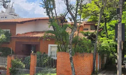Sobrado para venda em Santa Terezinha de 300.00m² com 3 Quartos, 3 Suites e 4 Garagens