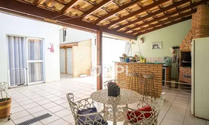 Casa de Condomínio para venda em Parque Residencial Eloy Chaves de 160.00m² com 3 Quartos, 1 Suite e 3 Garagens