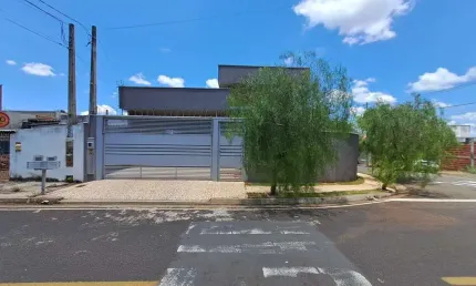 Casa para venda em Parque Das Amoras Ii de 145.00m² com 3 Quartos, 1 Suite e 2 Garagens