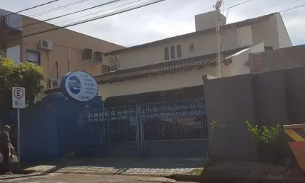 Casa para alugar em Vila Redentora de 380.00m² com 6 Quartos, 3 Suites e 1 Garagem