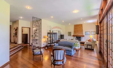 Casa de Condomínio para venda em Parque Campolim de 375.98m² com 3 Quartos, 3 Suites e 4 Garagens