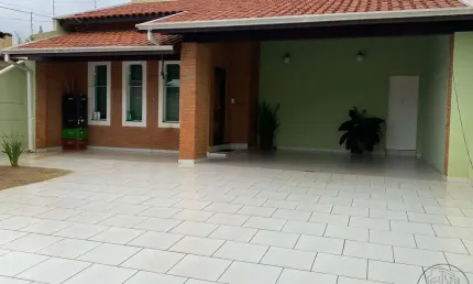 Casa para venda em Vila Guimarães de 213.00m² com 3 Quartos, 1 Suite e 5 Garagens