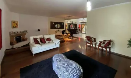 Casa para venda e aluguel em Chácara Dos Junqueiras de 780.00m² com 4 Quartos, 3 Suites e 4 Garagens