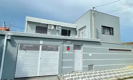 Casa para venda em Vila São João de 165.00m² com 4 Quartos, 3 Suites e 1 Garagem