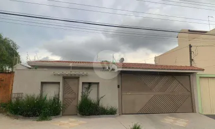 Casa para venda em Jardim Santa Paula de 198.00m² com 3 Quartos, 1 Suite e 2 Garagens