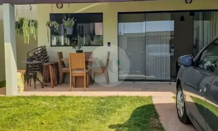 Casa para venda em Jardim Santa Júlia de 60.00m² com 1 Quarto, 1 Suite e 2 Garagens