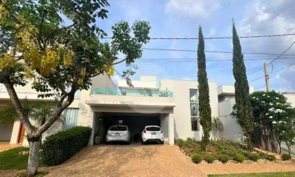 Casa de Condomínio para venda em Jardim Jockey Clube de 225.00m² com 3 Quartos, 3 Suites e 3 Garagens