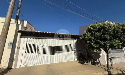 Casa para venda em Jardim De Cresci de 173.00m² com 3 Quartos, 1 Suite e 3 Garagens