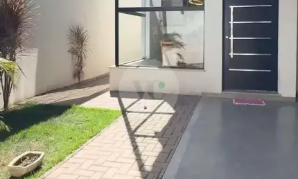 Sobrado para venda em Jardim Santa Júlia de 176.00m² com 3 Quartos, 1 Suite e 3 Garagens