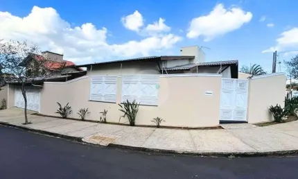 Casa para venda em jardim acapulco de 207.00m² com 3 quartos, 1 suite e 4 garagens