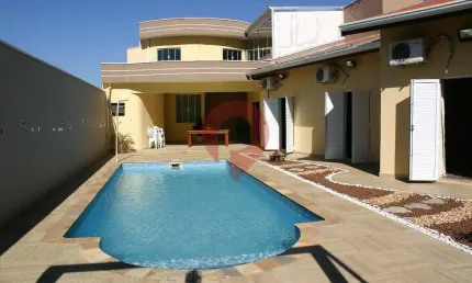 Casa para venda em Chácara Das Nações de 540.00m² com 4 Quartos, 1 Suite e 10 Garagens