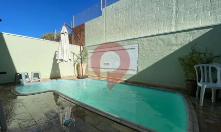 Casa de Condomínio para alugar em Vila Capuava de 130.00m² com 3 Quartos, 1 Suite e 4 Garagens