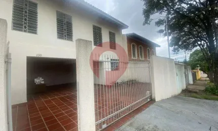 Casa para venda em Chácaras Alpina de 193.00m² com 3 Quartos, 1 Suite e 2 Garagens