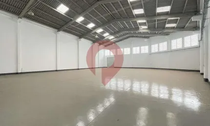 Galpão / depósito / armazém para alugar em macuco de 776.80m² com 8 garagens