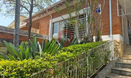 Sobrado para venda em Centro de 412.12m² com 5 Quartos e 4 Garagens
