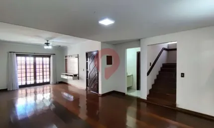 Casa de Condomínio para venda em Lenheiro de 207.00m² com 4 Quartos, 2 Suites e 4 Garagens
