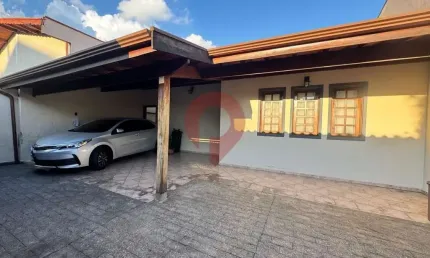 Casa para venda em Jardim Das Palmeiras de 172.00m² com 3 Quartos, 1 Suite e 4 Garagens