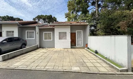 Casa para venda em Santa Cândida de 56.00m² com 3 Quartos, 1 Suite e 2 Garagens