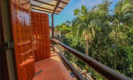 Casa de Condomínio para alugar em Granja Olga I de 305.00m² com 5 Quartos, 1 Suite e 2 Garagens