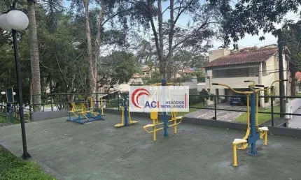 Casa de Condomínio para venda em Nova Higienópolis de 224.00m² com 3 Quartos, 3 Suites e 4 Garagens