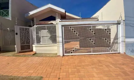 Casa para alugar em Jardim São Francisco de 360.00m² com 3 Quartos, 1 Suite e 4 Garagens