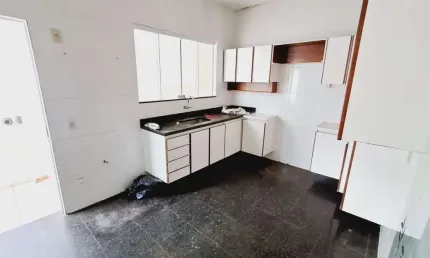 Casa para alugar em Jardim Portal Do Sol de 250.00m² com 3 Quartos, 1 Suite e 2 Garagens