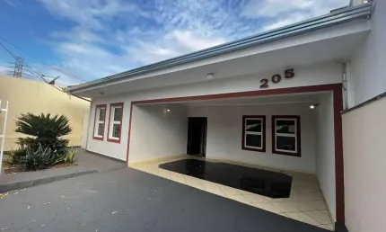 Casa para alugar em Jardim Parati de 250.00m² com 3 Quartos, 1 Suite e 3 Garagens
