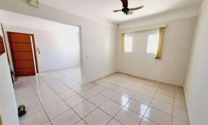 Casa para alugar em Jardim Parati de 250.00m² com 3 Quartos, 1 Suite e 4 Garagens
