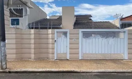 Casa para alugar em Santa Tereza de 380.00m² com 4 Quartos, 1 Suite e 4 Garagens