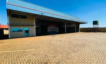 Galpão / Depósito / Armazém para alugar em Recreio Anhangüera de 1700.00m²