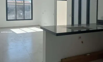Casa para venda em Vila Mogilar de 82.00m² com 2 Quartos e 2 Garagens