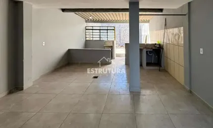 Casa para alugar em Centro de 125.00m² com 2 Quartos