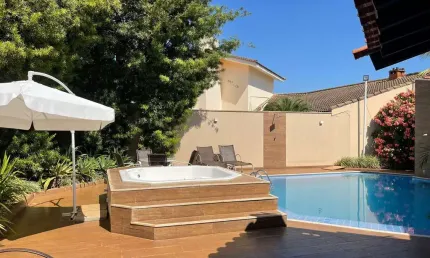 Casa de condomínio para venda em condomínio débora cristina de 764.00m² com 4 quartos, 4 suites e 4 garagens