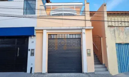 Sobrado para venda em centro de 109.00m² com 2 quartos, 1 suite e 1 garagem