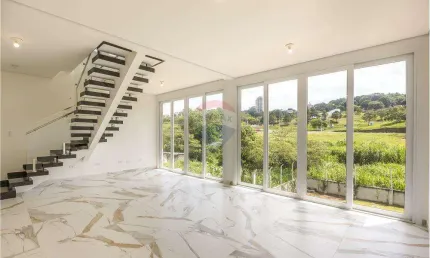 Sobrado para venda em Vila Gardênia de 468.00m² com 3 Quartos, 3 Suites e 4 Garagens