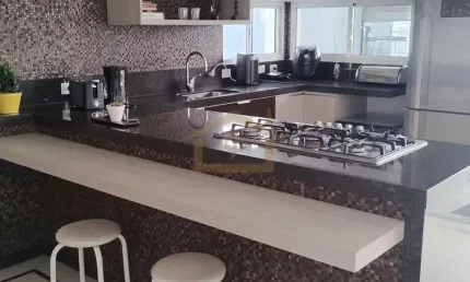Casa para venda em Jardim Das Flores de 300.00m² com 4 Quartos, 4 Suites e 4 Garagens