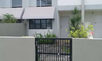 Sobrado para venda em Matinhos de 129.00m² com 3 Quartos, 1 Suite e 2 Garagens