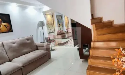 Sobrado para venda em Centro de 168.00m² com 2 Quartos, 1 Suite e 2 Garagens