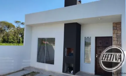 Casa para venda em Guaratuba de 50.00m² com 2 Quartos, 1 Suite e 2 Garagens